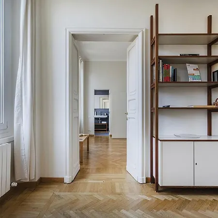 Apartment Cairoli Stylish By Wonderful Italy